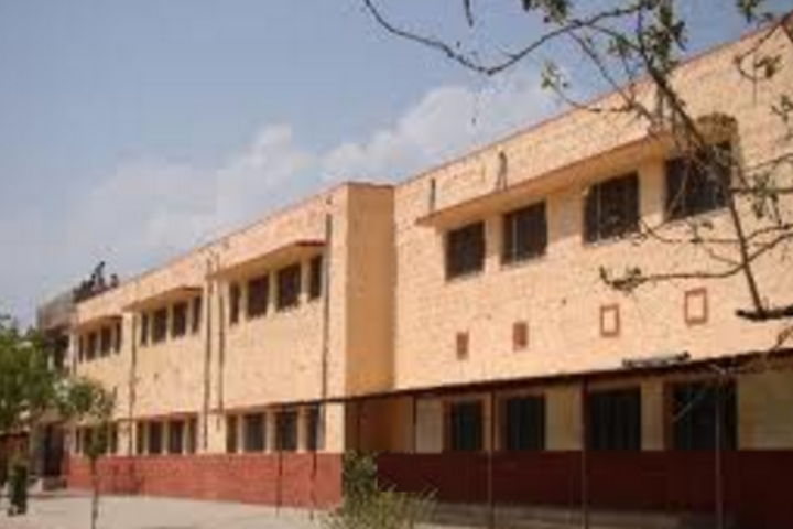 https://cache.careers360.mobi/media/colleges/social-media/media-gallery/21783/2018/12/6/College Adminitrative Building View of Government Law College Bundi_Campus-View.png